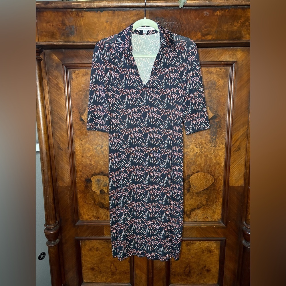 EUC Diane Von Furstenberg - 100% Silk Dress. Size 8 - Picture 1 of 6